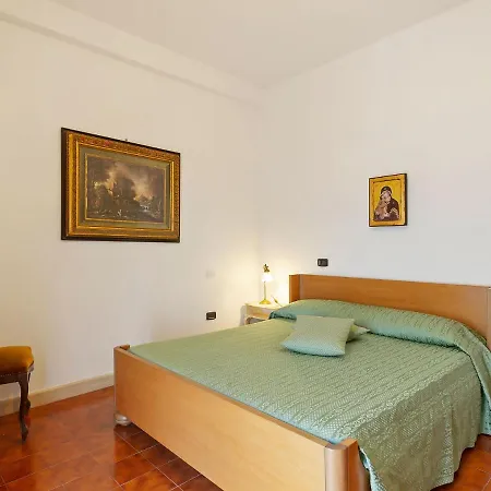 Holiday home Studio In Castle With Pool And Views Of The Majella Park And Lake Bomba *