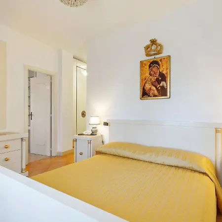 Studio In Castle With Pool And Views Of The Majella Park And Lake Bomba *
