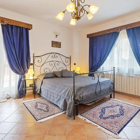 Studio In Castle With Pool And Views Of The Majella Park And Lake Bomba Rosello