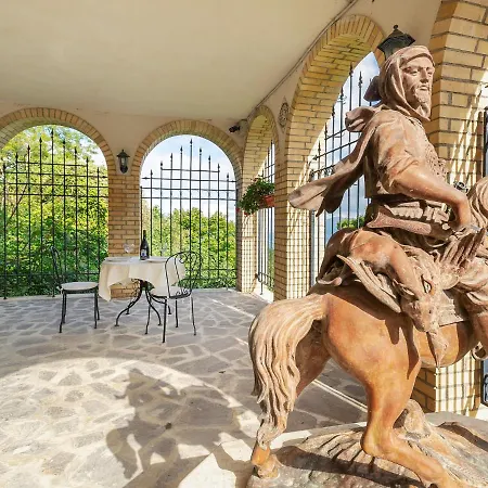Studio In Castle With Pool And Views Of The Majella Park And Lake Bomba Rosello