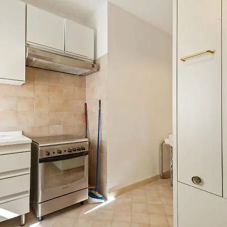 Studio In Castle With Pool And Views Of The Majella Park And Lake Bomba Holiday home