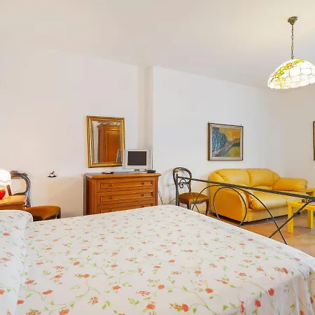 Studio In Castle With Pool And Views Of The Majella Park And Lake Bomba Rosello