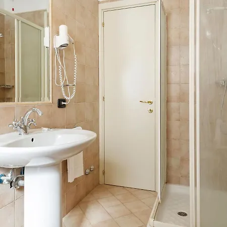 Studio In Castle With Pool And Views Of The Majella Park And Lake Bomba Holiday home Rosello