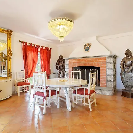 Studio In Castle With Pool And Views Of The Majella Park And Lake Bomba *