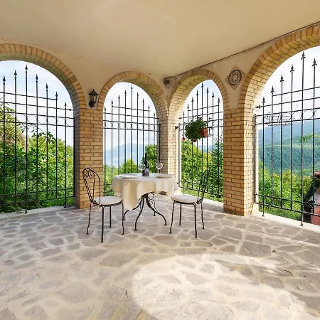 Studio In Castle With Pool And Views Of The Majella Park And Lake Bomba